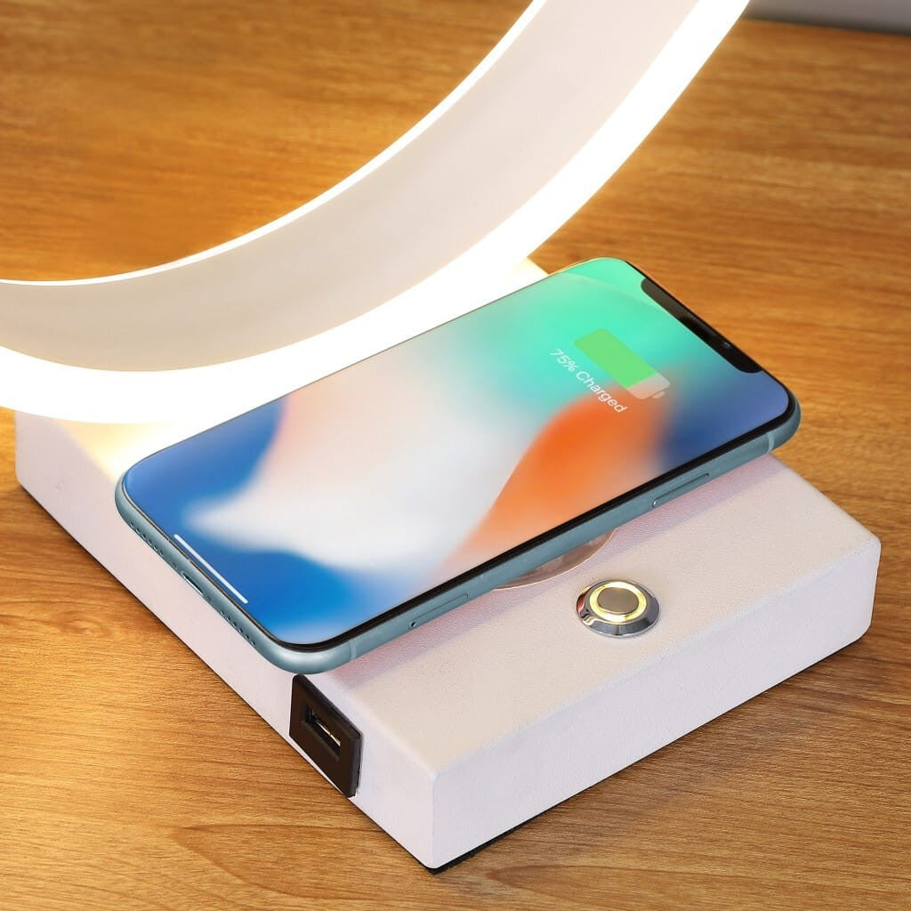 Lámpara LED de Mesa Blanca con USB y Cargador Inalámbrico – 35 cm