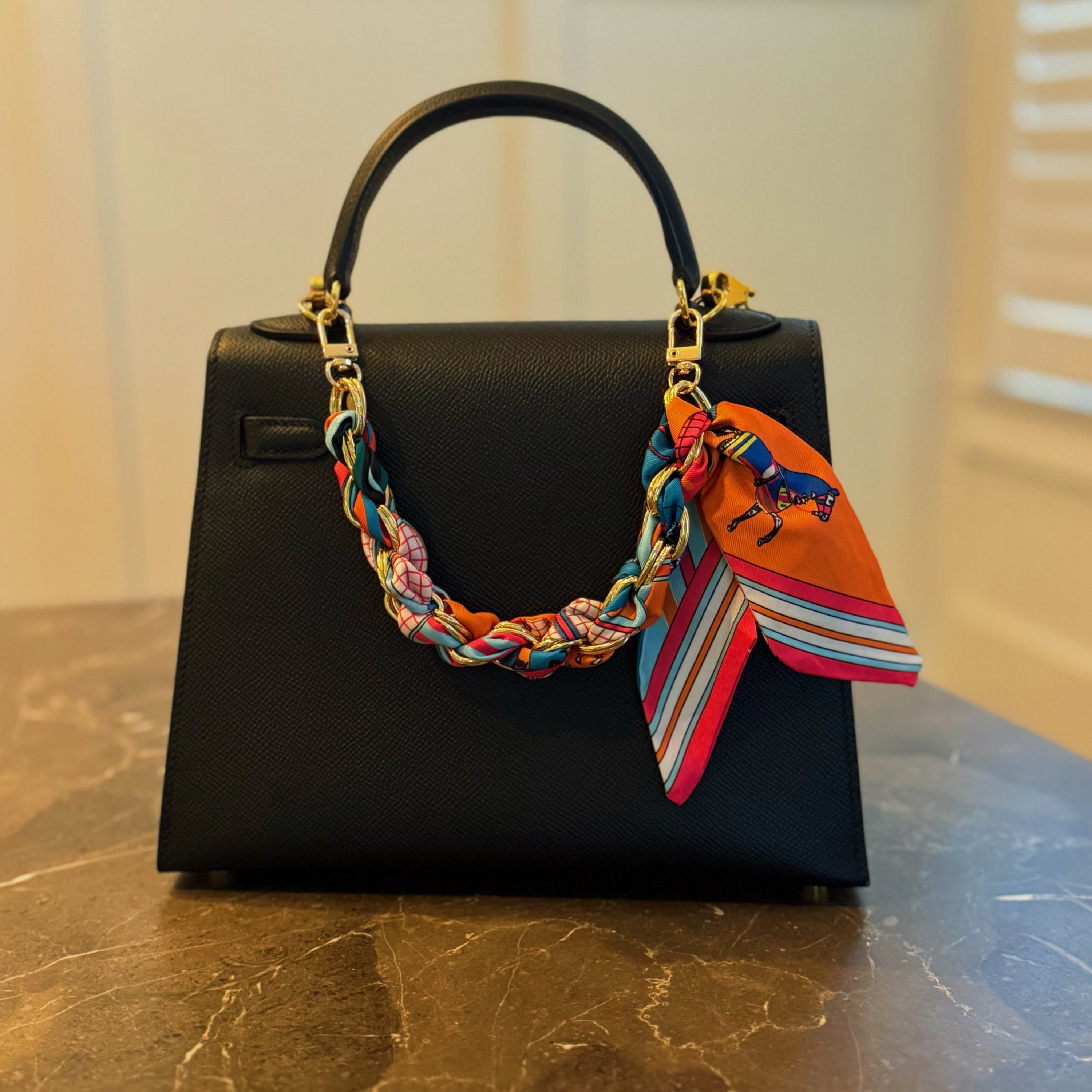 Correa para Móvil con Pañuelo Trenzado y Cadena | Mobile Phone Strap with Braided Scarf and Chain