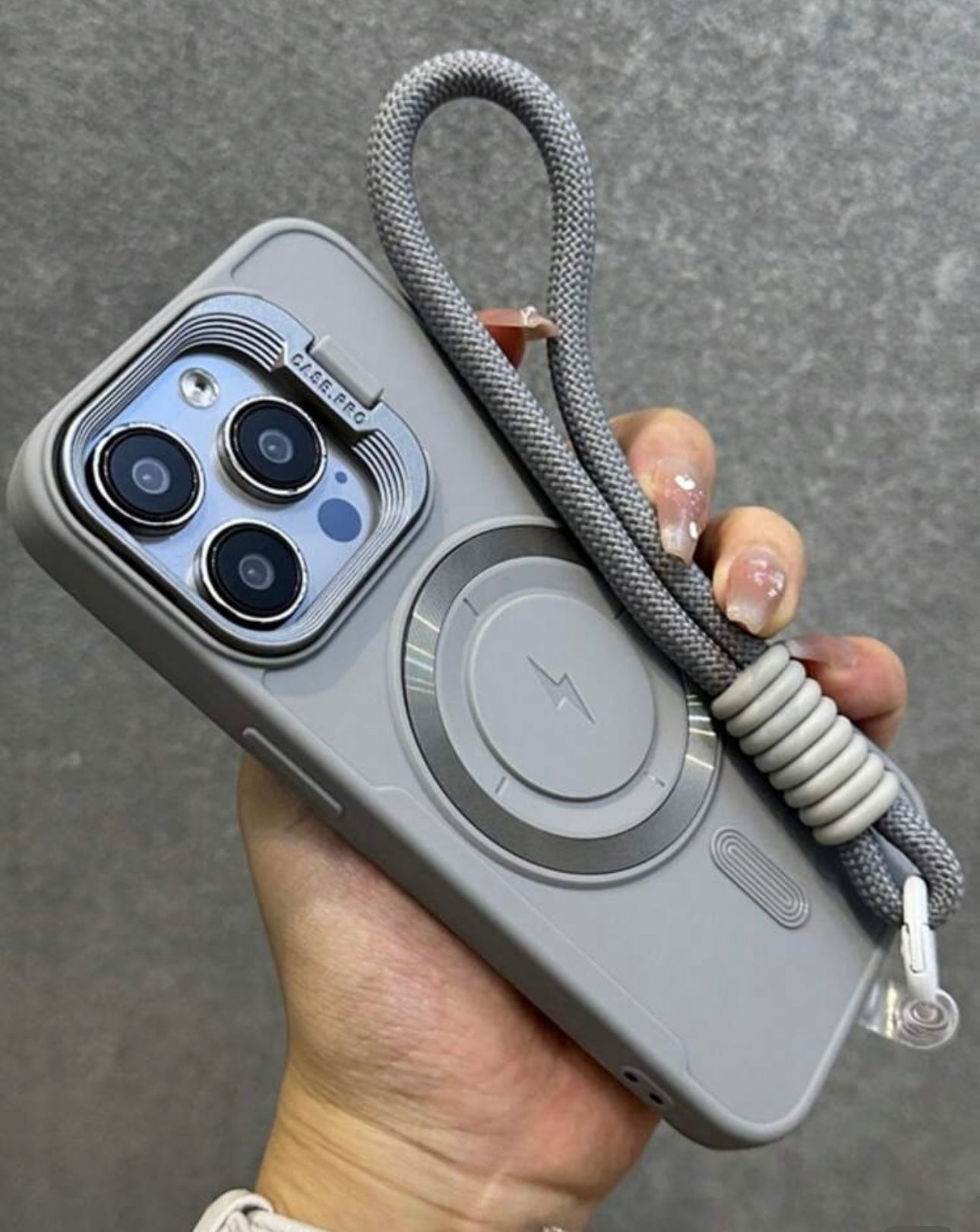 Funda gris de silicona magnética para iPhone con cordón y protector de cámara