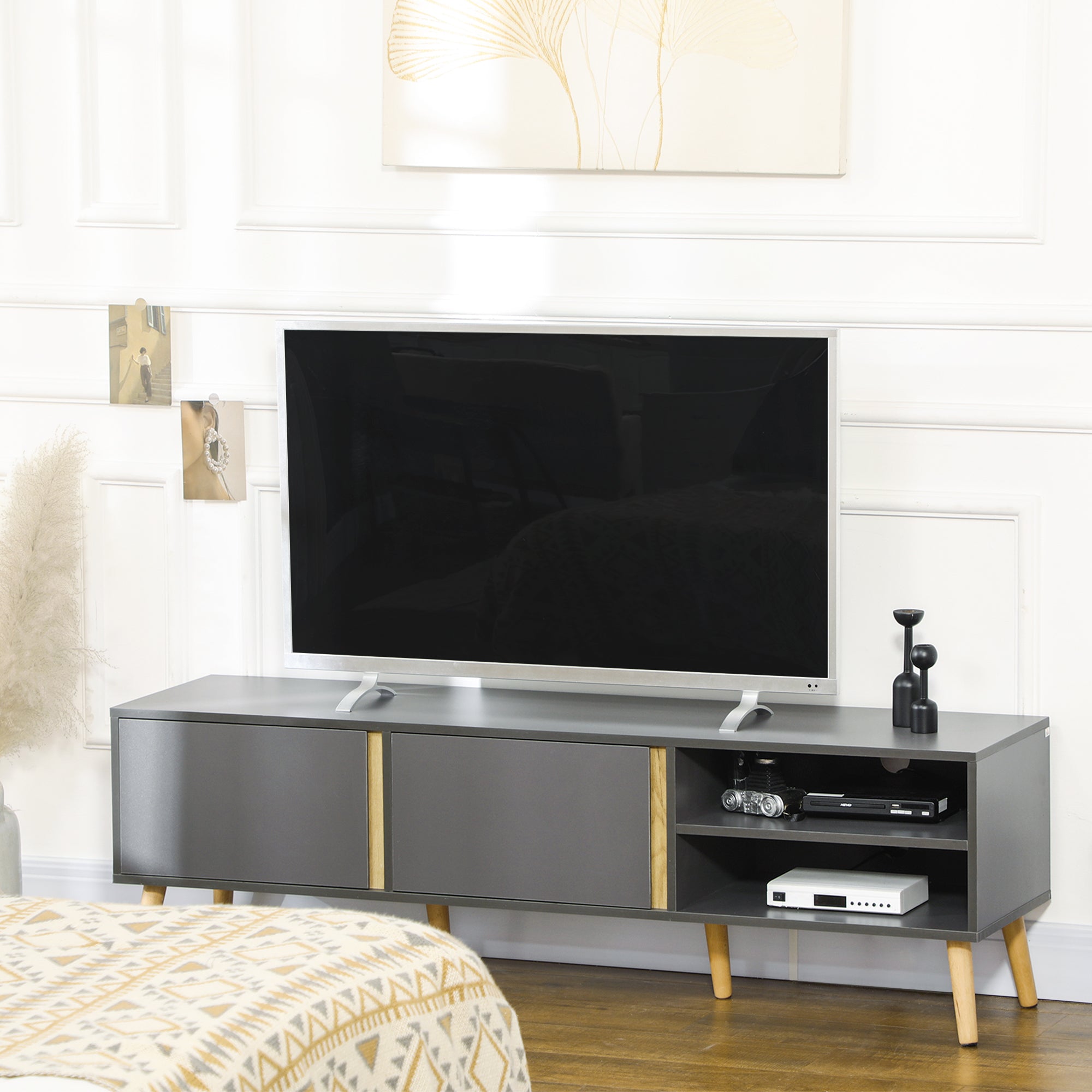 Meuble TV pour télévision jusqu'à 55 pouces scandinave 2 portes 2 niches avec passe-câbles 150 x 35 x 45 cm gris foncé